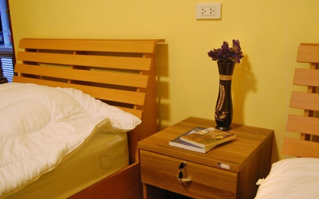 Royal Standard Hostel – Guest Rooms – Chiang Mai