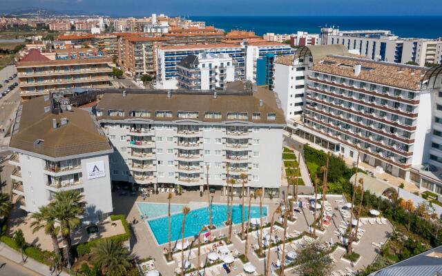 AQUA Hotel Montagut Suites