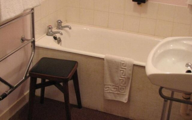 Lancaster Hotel