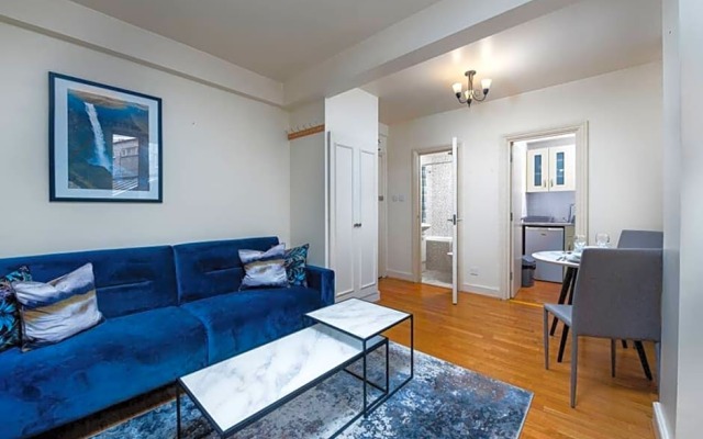 Apartment 4 by CAPITAL