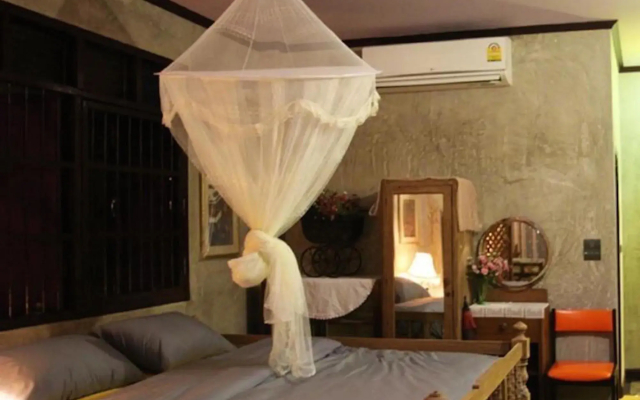 Bang Luang House