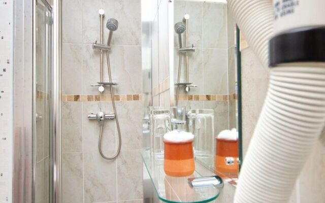 Birchwood Hotel