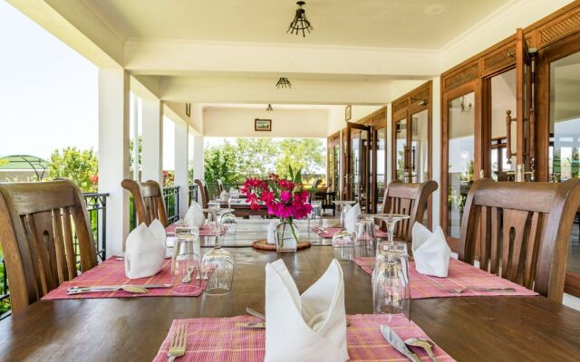 Moyoni Airport Lodge