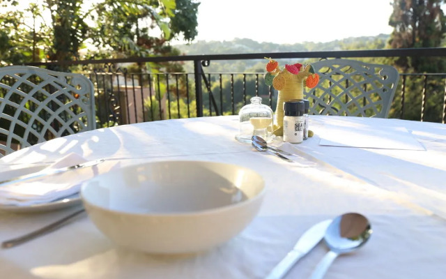 Ambonnay Terrace Guest House