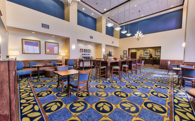 Hampton Inn & Suites Ridgecrest