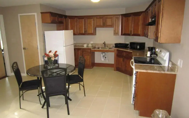 Red Carpet Inn And Suites Monmouth Jtc