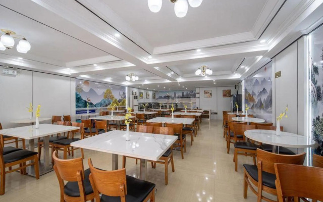 New Coast Hotel