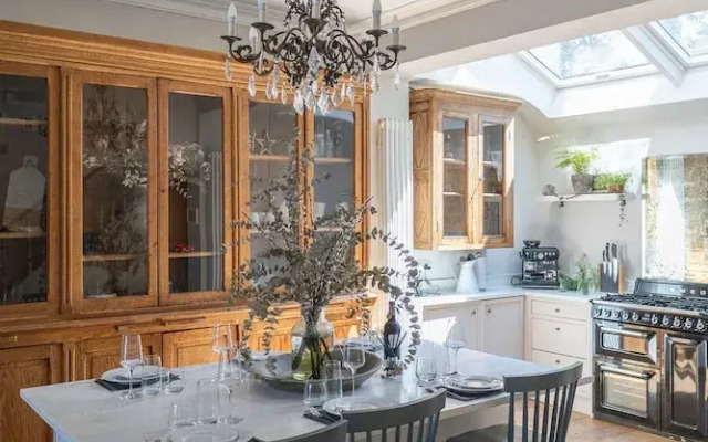 Host Stay The Walpole House