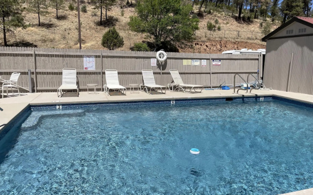 Ruidoso Mountain Inn