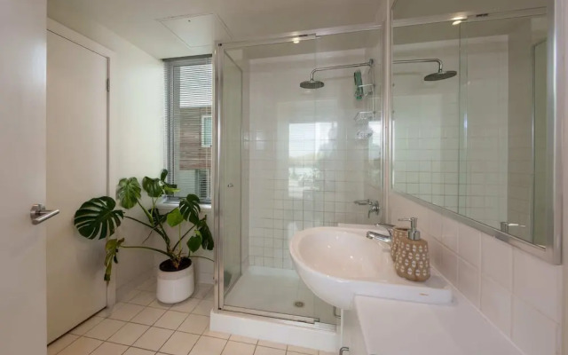 Beautiful 1-bed in St Kilda w/ Parking & Terrace