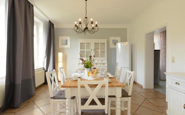 Ferienhaus Fur 8 Personen Mit Kamin & Terrasse