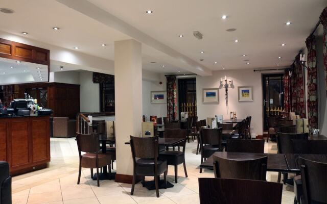 County Hotel