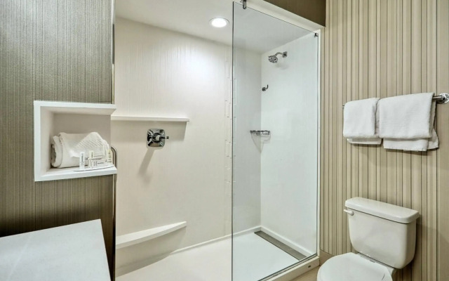 Courtyard by Marriott North Brunswick