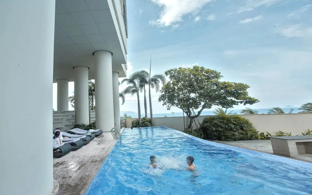 The Costa Serviced Apartment By Seaholiday