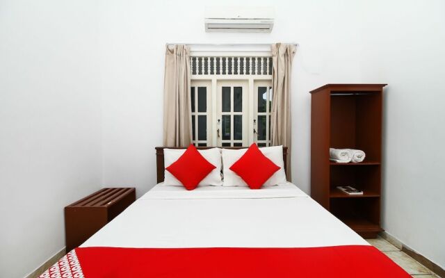 OYO 347 Hotel Empryean
