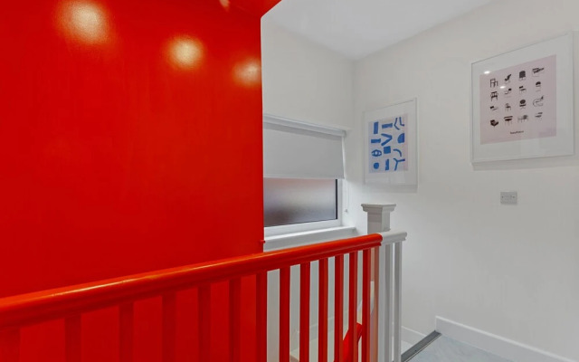 OnPoint -3 Bed House - Parking