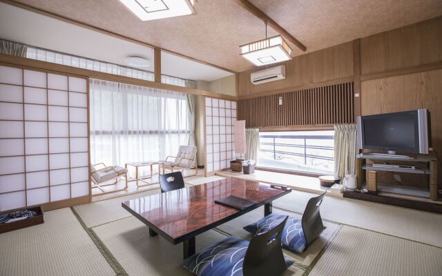 Atami Kinomiyanoyu Shogetsu