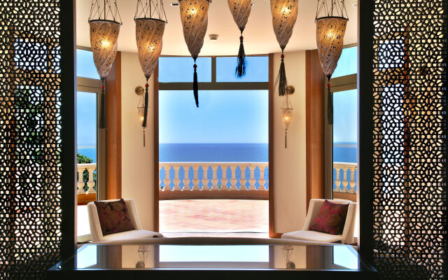 Tiara Yaktsa Cote d’Azur