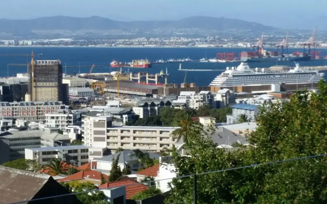 Spacious 3bed Apt Overlooking Cape Town Panova