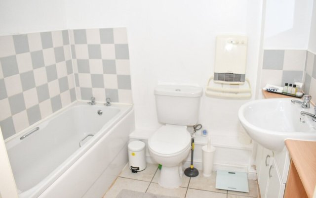 Lovely 2-bed Apartment in West Bromwich