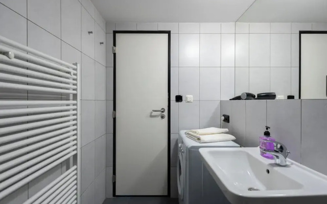 Charming loft-studio apart with parking