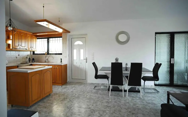Cozy Home in Eretria