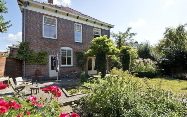 Luxurious Villa in Haarlem with Two Ponds