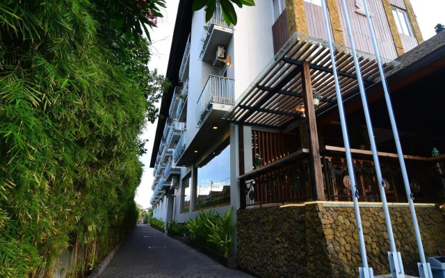 Rhadana Hotel