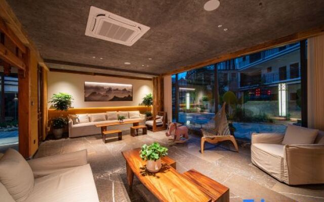 Guyue Suqing Homestay (Libo Ancient Town Branch)