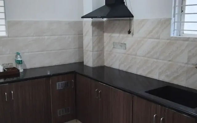SLV Aashraya Apartment Stay
