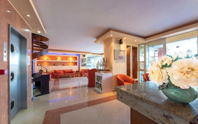 Hotel Avra