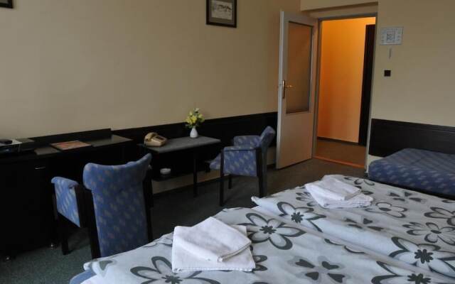 Hotel Labut
