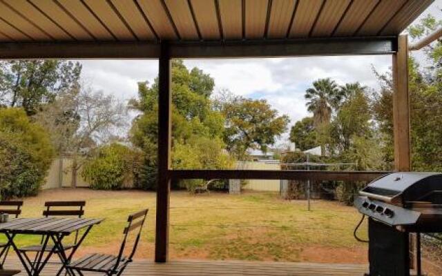 Homely Getaways - Eighth Street Mildura