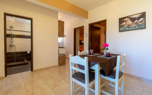 Akis Villa Studios & Apartments with Pool