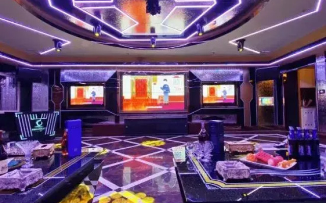 Dragon City International Hotel