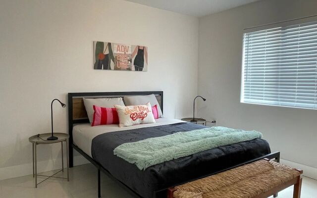 Little Habana Aparts close to Calle 8