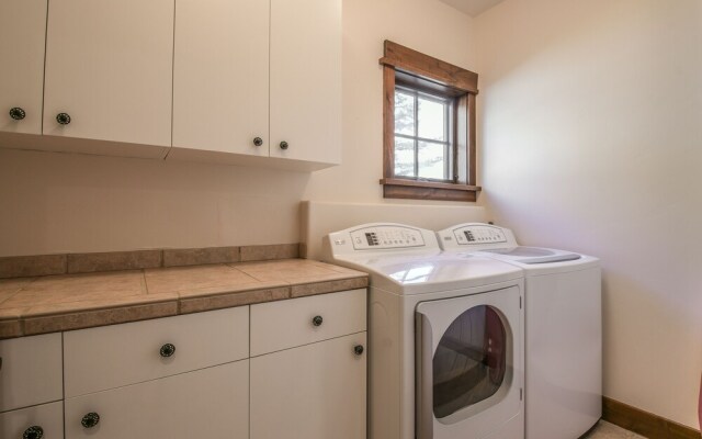 Keystone Sanctuary 248 by SummitCove Vacation Lodging