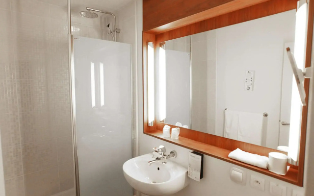 Hotel Campanile Melun Sud - Dammarie Les Lys