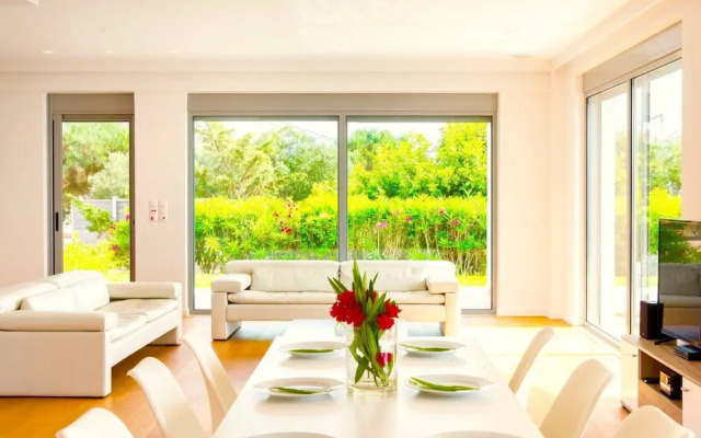 Sparkling Villa in Acrotiri with Private Pool near Sea Beach