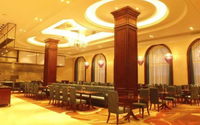 Heihe Yinjian Jianguo Hotel