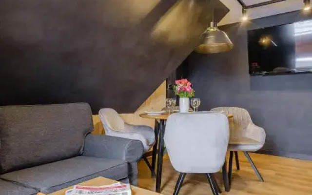 Villa 84 & Apartments