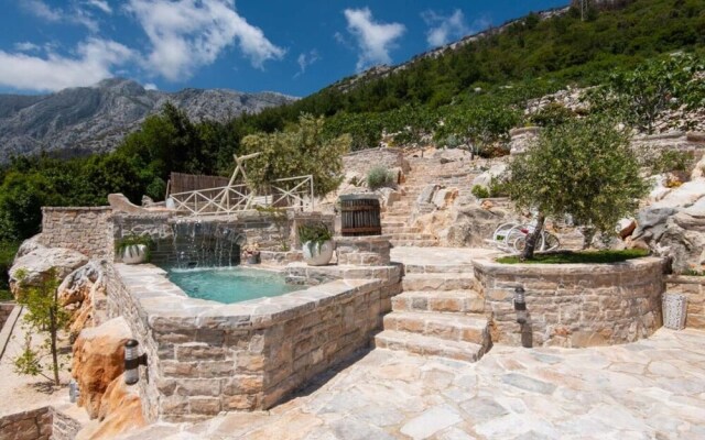 Three Holiday Homes - H1 Azur