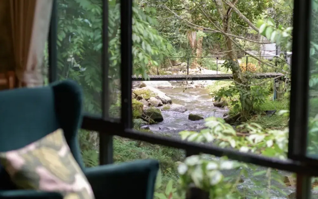 The Stream House at Mae Kampong