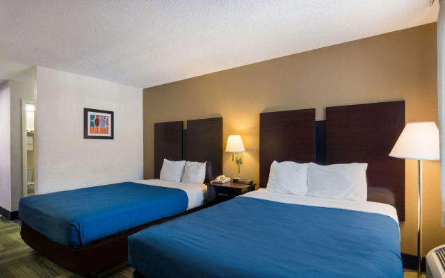 Rodeway Inn At Fort Lee