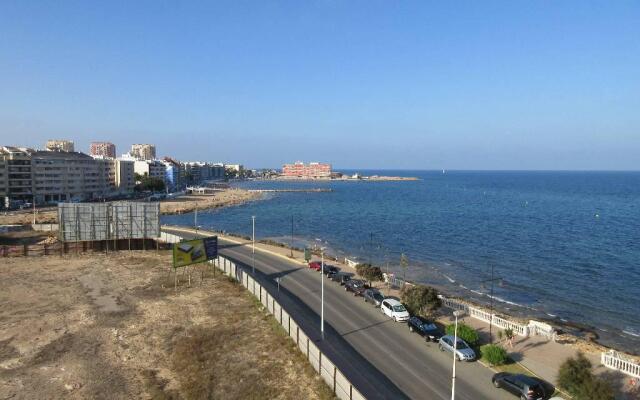 Appartment with swimming pool front of the sea