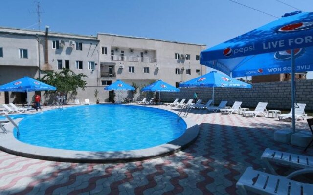 White House Hotel