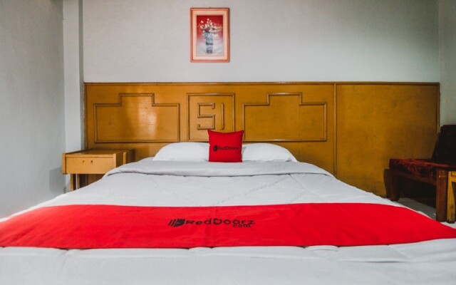 RedDoorz Plus near Senen 2