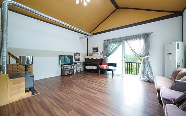 Yeosu Blue Sky Galaxy Pension