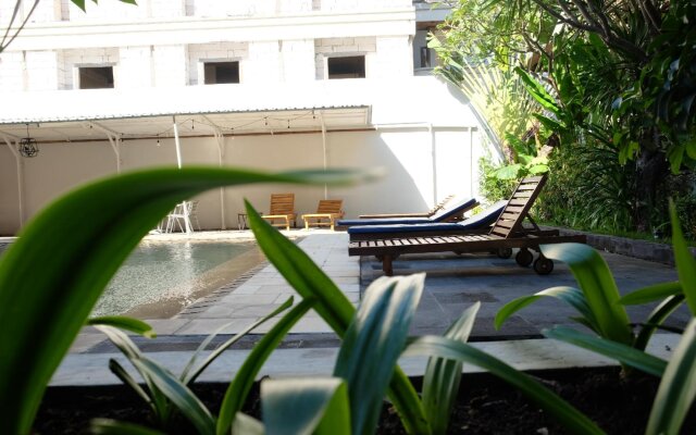 Palm Garden Kuta Hotel