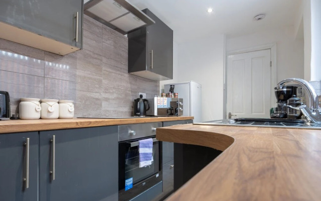 Lux Apartments 3 Bedroom House - Bala